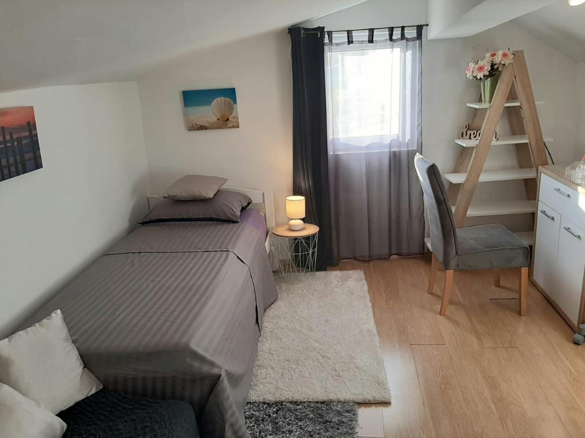 Apartment Natali Kaštel Stari Εξωτερικό φωτογραφία